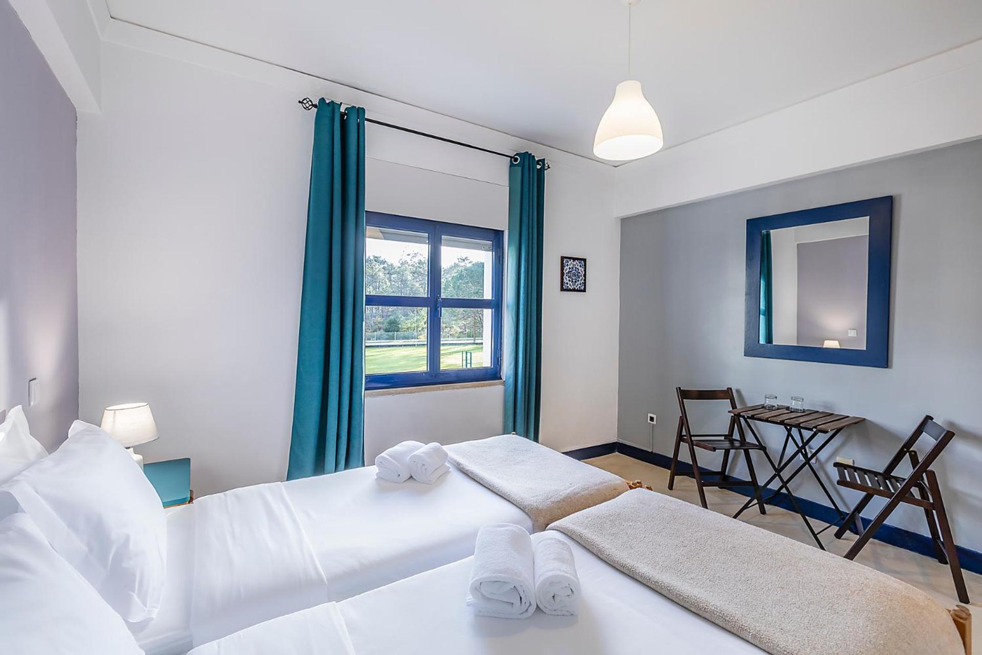 Quarto Twin com Casa de Banho Privativa