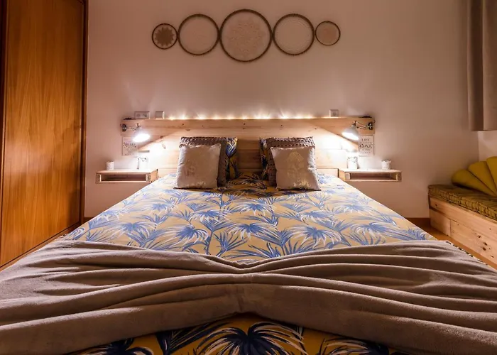 Golden Waves Surf And Yoga Lodge Furadouro