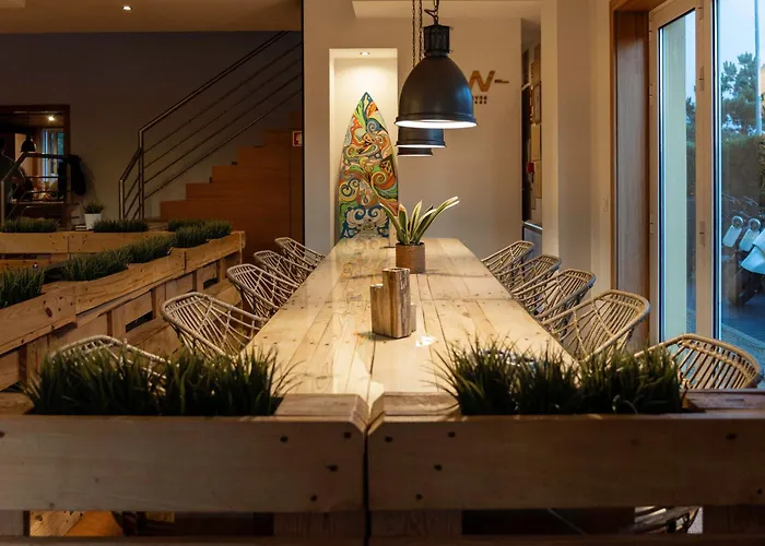 Golden Waves Surf And Yoga Lodge Furadouro